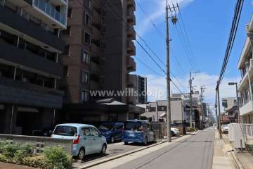 敷地北側の前面道路(東側から)