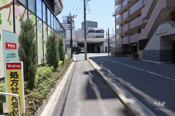 敷地北側の前面道路