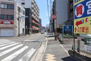 敷地北側の前面道路