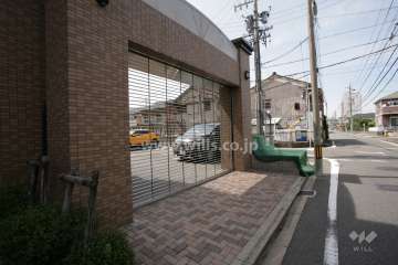 駐車場出入り口（リングシャッター付き）