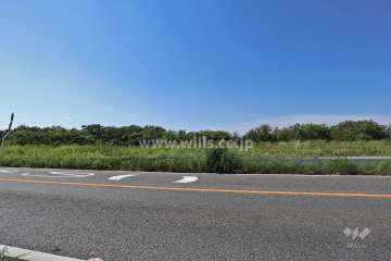 敷地北側は庄内川の土手が広がっています。