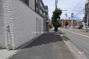 敷地北側の前面道路