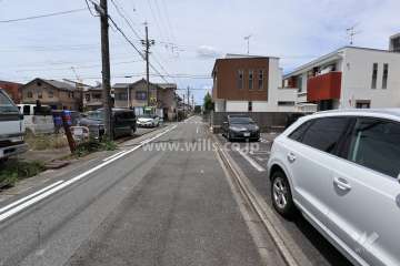 敷地南側の前面道路