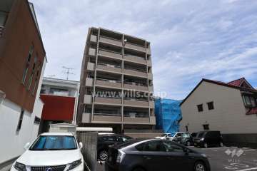 ユニーブル岩塚の外観（南側から）