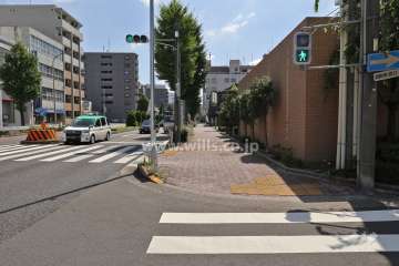 敷地北側の前面道路（県道68号）