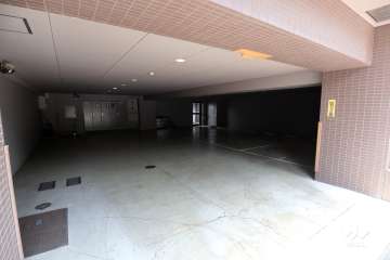 敷地内駐車場（屋内平面式）