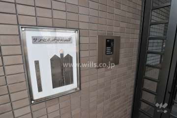 オートロックと案内板