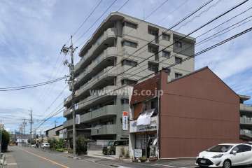 サンマンションアトレ岩塚の外観（南東側から）