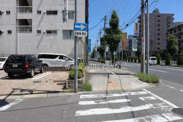 敷地東側の前面道路