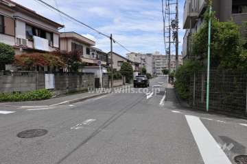 敷地北側の前面道路