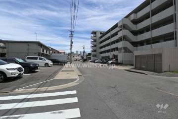 敷地北側の前面道路