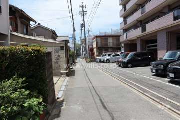 敷地南側の前面道路