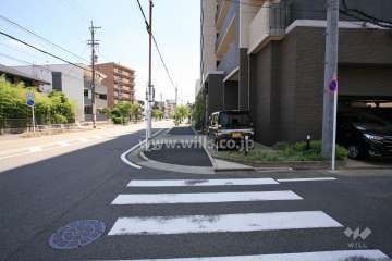 敷地北側の前面道路