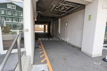 駐車場出入り口