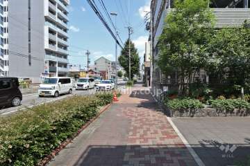 敷地北側の前面道路（県道200号）