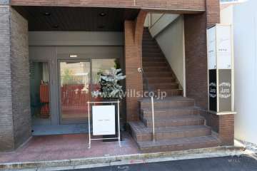 1階には店舗が入っています。