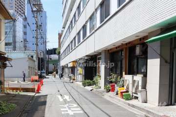 敷地東側の前面道路
