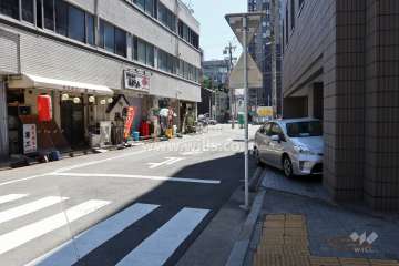 敷地南側の前面道路