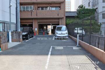 敷地内駐車場（屋外平面式）・駐輪場