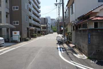 敷地北側の前面道路