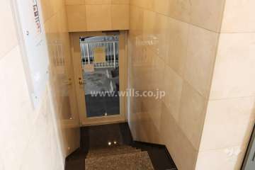 地下駐車場入口