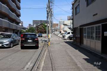 敷地北側の前面道路