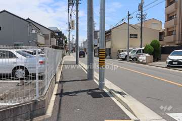 敷地北側の前面道路