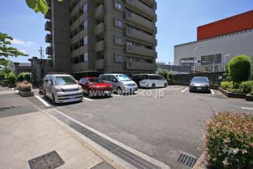 敷地内駐車場（屋外平面式）