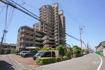 ライオンズガーデン八田の外観（北東側から）