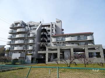 モンテベルデ豊津山手の外観（東側から）