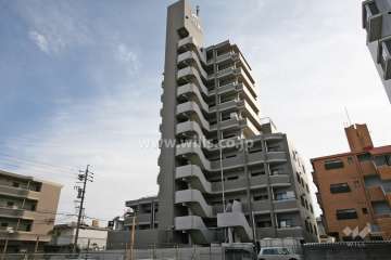 サンマンションアトレ植田の外観（北側から）