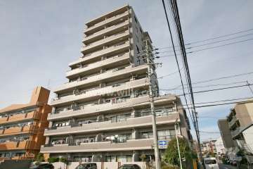 サンマンションアトレ植田の外観（南側から）