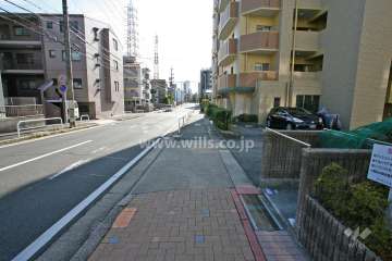 敷地東側前面道路（北東側から）