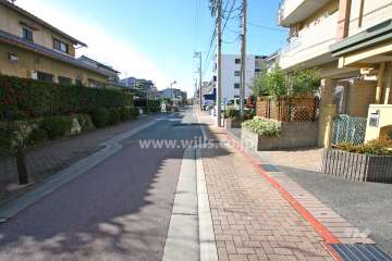 敷地南側前面道路（南東側から）