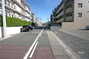 敷地北側前面道路（北西側から）