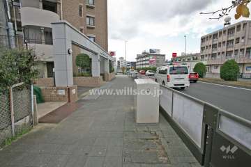 敷地北西側の前面道路