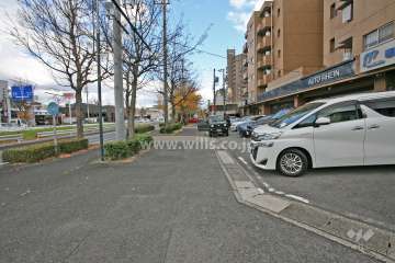 敷地北側の前面道路