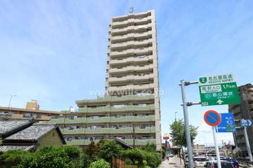 ファミリアーレ天白植田の外観（南側から）