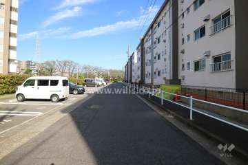 10　敷地北側前面道路(西側から)