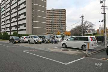 敷地内駐車場（屋外平面式）
