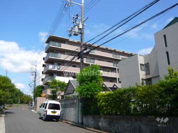 ステイツ千里藤白台の外観（南側から）