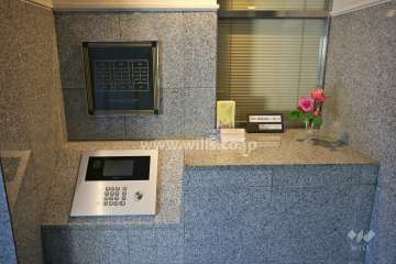 オートロックと案内板
