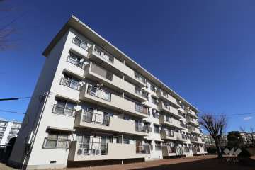 相生山団地32棟の外観（南西側から）
