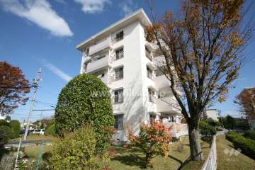 相生山団地40棟の外観