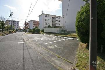 敷地内駐車場(屋外平面式)