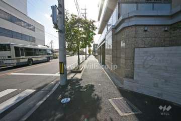 カールス相生山緑地正面道路