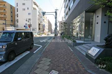 敷地北側の前面道路