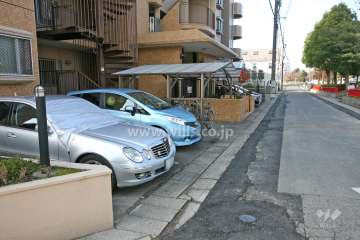 敷地内駐車場（屋外平面式）