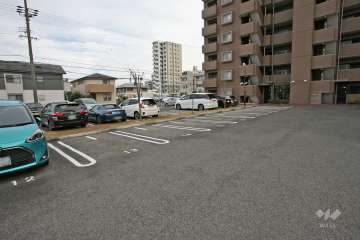 敷地内駐車場（屋外平面式）