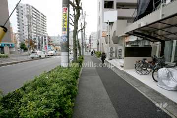 敷地北東側の前面道路
